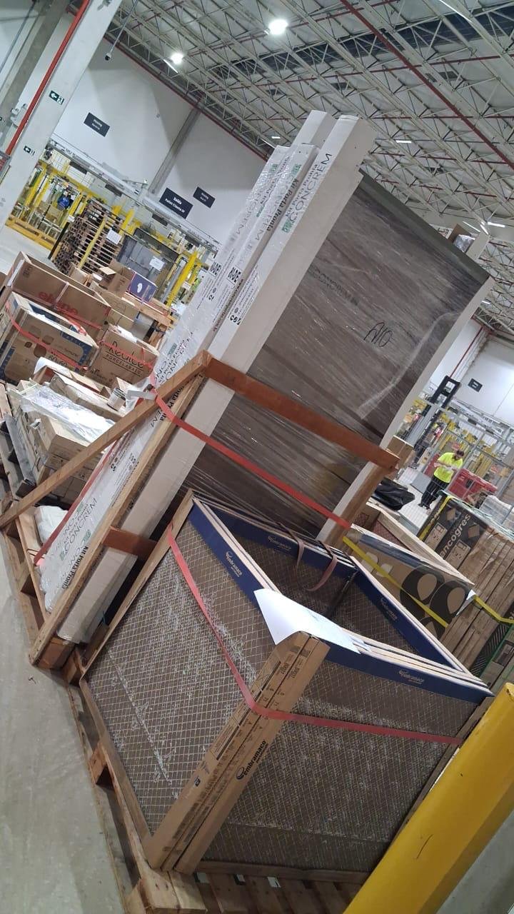 Materiais preparados para movimentação em centro logístico
